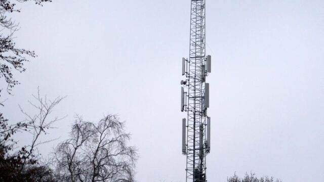 Zendmasten Groot-Brittannië in brand: complottheorie 5G en corona