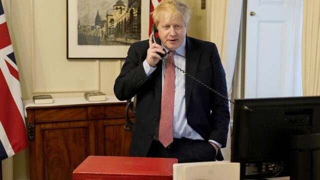 Britse premier Johnson opgenomen in ziekenhuis