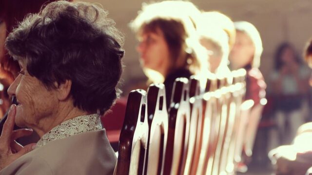 'Open de kerken weer voor gevaccineerden'