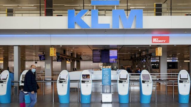 Consumentenbond: 'Kabinet moet garant staan voor luchtvaartvoucher'