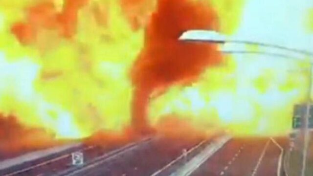 Zware explosies op snelweg bij Bologna: 'we voelden een enorme drukgolf'