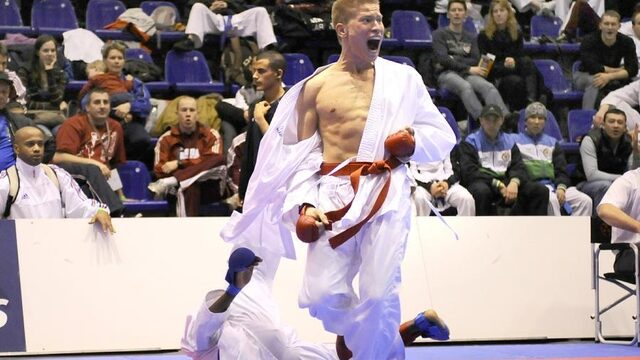 Karateka Smaal had zelf graag naar WK gegaan, maar moedigt nu vriendin aan