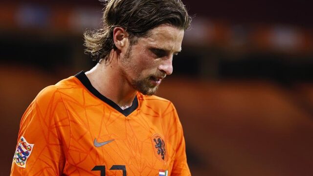 Oranje kan geen vuist maken tegen fris en dominant Italië: 0-1