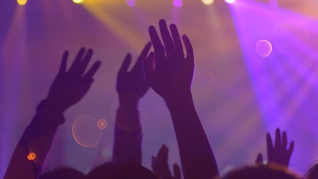 Waarom kan het geluidsniveau bij concerten niet zomaar omlaag?