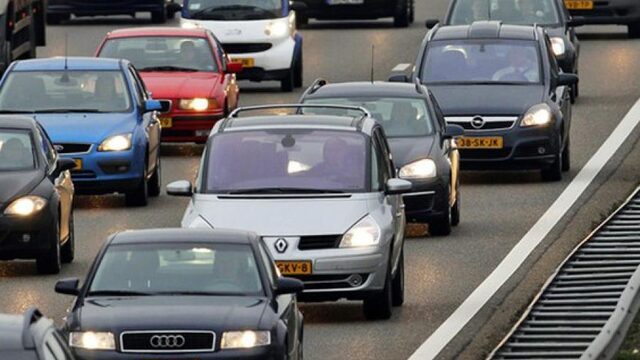 Ministerie door auto-industrie om de tuin geleid