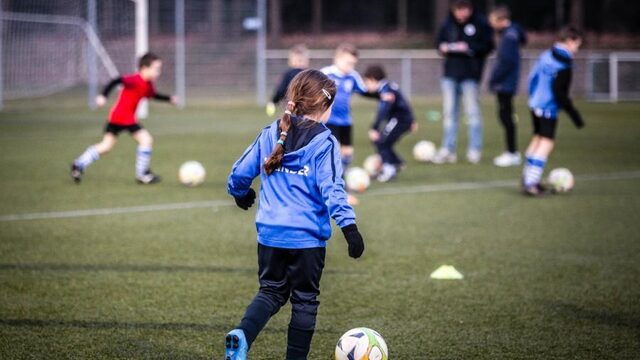 Zo ondersteun je je kind het best bij het sporten