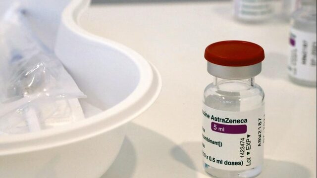 EMA: mogelijk verband zeldzame trombose en vaccin AstraZeneca, maar niet stoppen met prikken