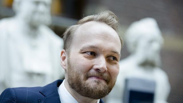Hoe gaat Lubach om met zijn podium in de spannende verkiezingsstrijd?