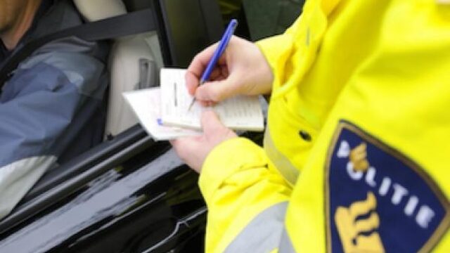 Politie duwt kritische agenten ziektewet in