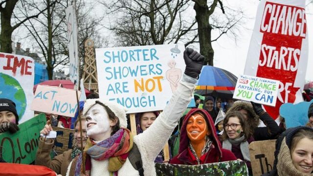 Stand.nl: Volwassenen moeten een voorbeeld nemen aan de actievoerende jongeren