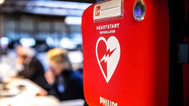Steeds meer buurten schaffen AED aan
