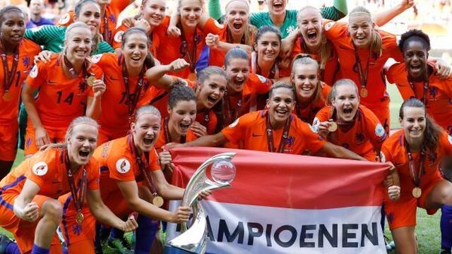 'Oranjevrouwen kunnen binnen nu en tien jaar wereldkampioen worden'