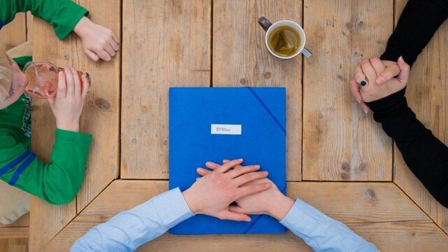 Stand.nl: Gemeenten dreigen terecht de verantwoordelijkheid voor jeugdzorg terug te geven aan het rijk