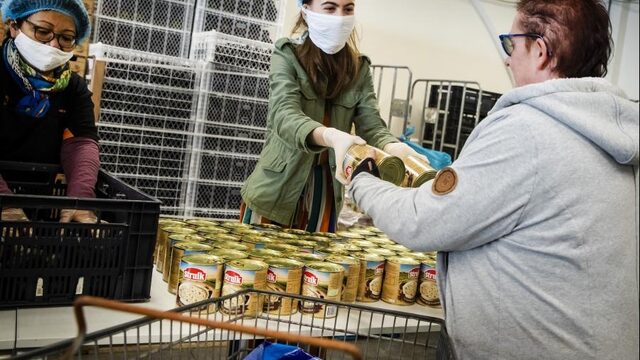 Meer Nederlanders naar de voedselbank door coronacrisis