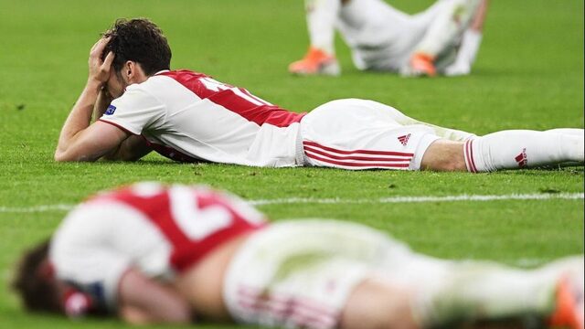 Ajax in laatste seconde uitgeschakeld in halve finale Champions League