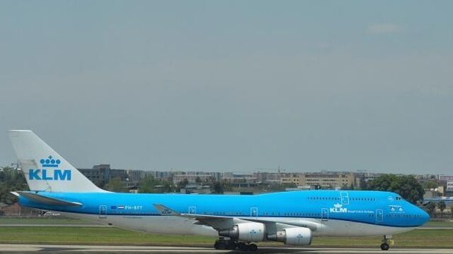 'KLM verplichtte piloot te zwijgen over giftige dampen in cockpit'