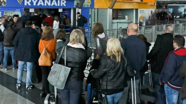Duizenden reizigers eisen geld van Ryanair