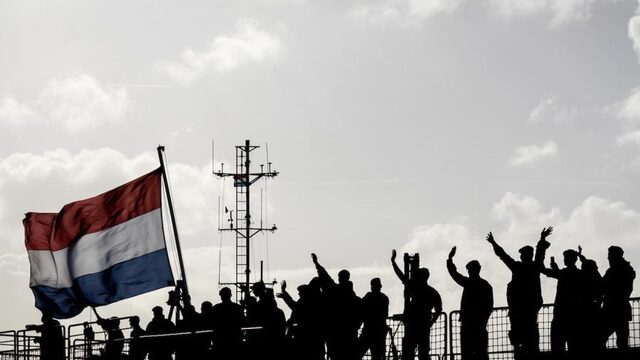 Oud-commandant: 'Nederland moet niet met Amerika, maar met Europa naar Straat van Hormuz'