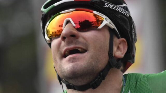 Groenewegen komt tekort in massasprint, ritzege voor Viviani