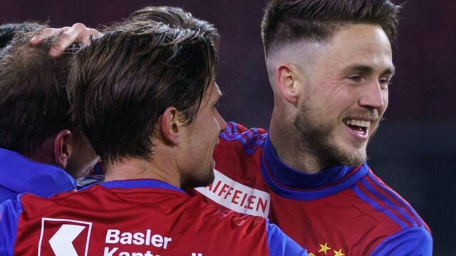 Ricky van Wolfswinkel terug op het voetbalveld