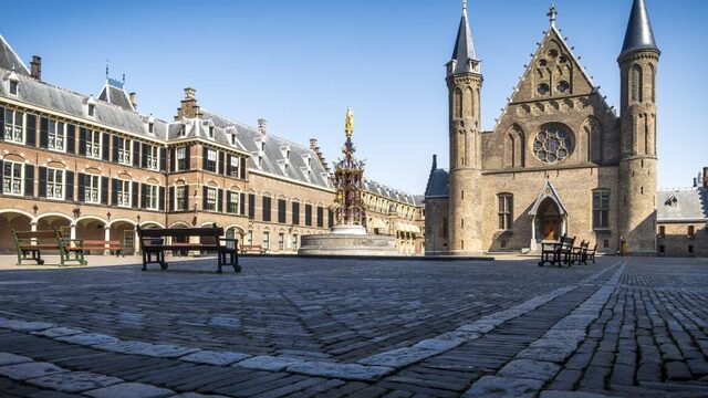 Seksisme op het Binnenhof: 'Mooi is ze he? En ze is nog slim ook'