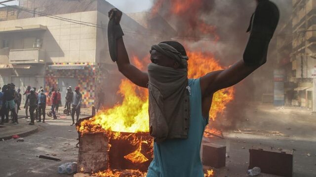 Waarom het zo onrustig is in het stabiele Senegal