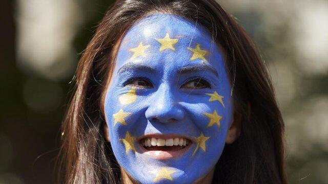 Podcast De Dag: is er een reden om te proosten op de Dag van Europa?