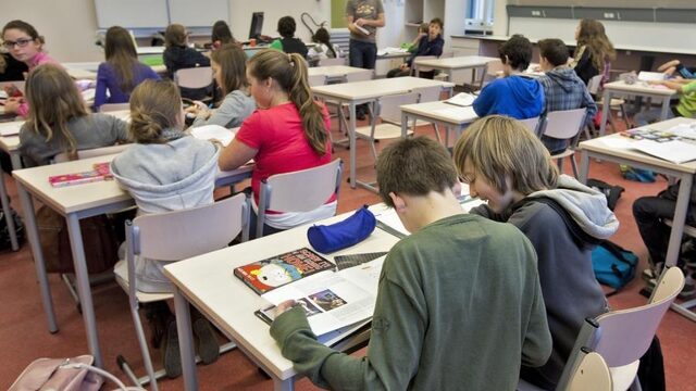 Stand.nl: Het is goed dat scholen meer vrijheid krijgen om zelf hun lesprogramma in te vullen