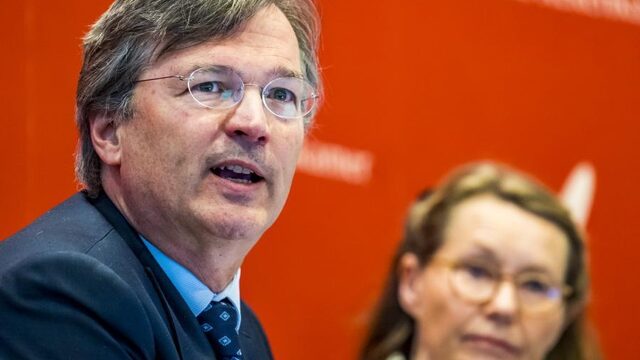 President Algemene Rekenkamer: Gebruik van privételefoon in het buitenland is naïef