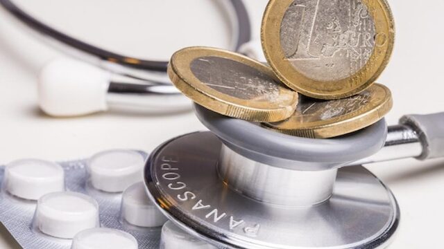 Gevolgen coronacrisis voor reguliere zorg: 'Lange wachtlijsten voor operaties en een hogere zorgpremie'