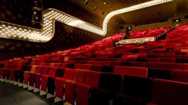 Stand.nl: Het kabinet moet nu alles op alles zetten om de culturele sector te redden