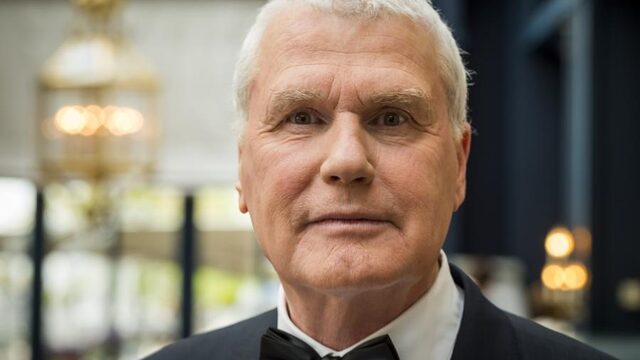 Adriaan van Dis doet heel druk