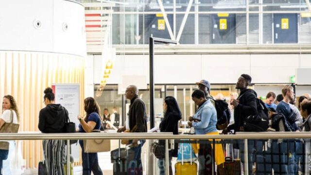 Consumentenbond dreigt KLM met rechtszaak om 'no-show'-clausule