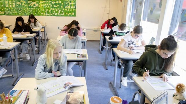 'De overheid dondert elk probleem, waar normaal een ouder zorg voor draagt, lekker bij scholen over de schutting'