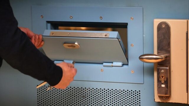Stand.nl: 'De veiligheid van gevangenispersoneel moet meer prioriteit krijgen'