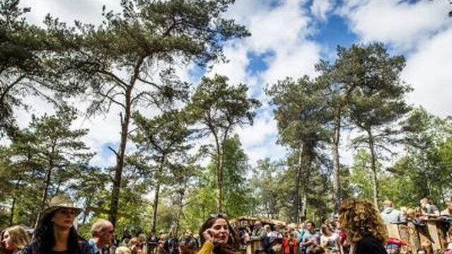 'Waarom moeten feestdagen altijd terugslaan op het verleden? Kijk naar de toekomst!'