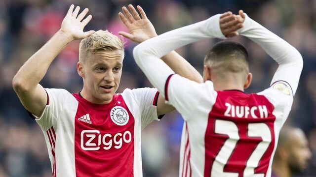 Ajax heeft weinig moeite met FC Utrecht