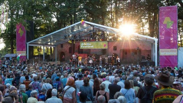 Vrij uniek: moderne Afrikaanse muziek in een Twents kerkdorpje