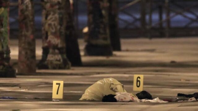 Man steekt zeven mensen neer in Parijs