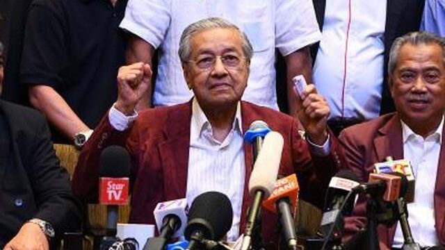 92-jarige oud-premier Mahathir wint verkiezingen Maleisië