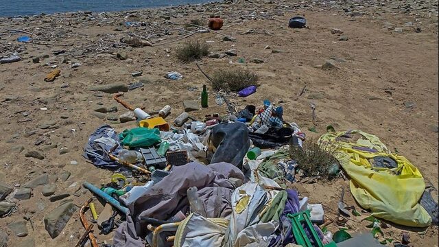 Waarom verweerd microplastic gevaarlijker is dan schoon plastic