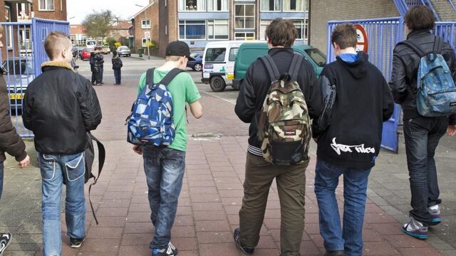 Waarom is het voor pubers lastiger om thuis te blijven?