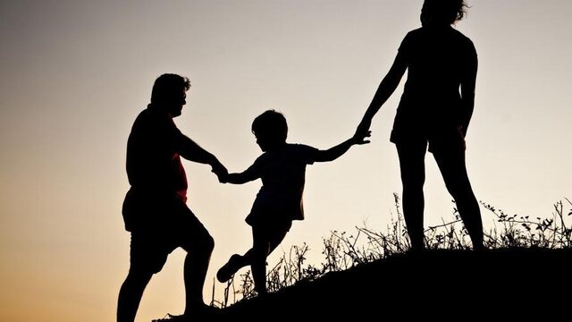 Een half miljoen kinderen groeien op bij ouders met psychische of verslavingsproblemen