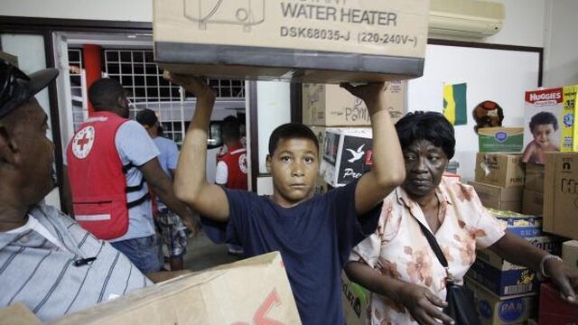 Curaçao bidt en zamelt in voor Sint Maarten