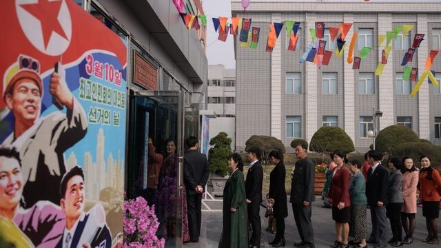 Verplicht dansen en feesten tijdens verkiezingen in Noord-Korea