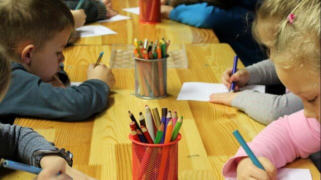 'Elke niet-suïcidale cliniclown mag voor de klas'