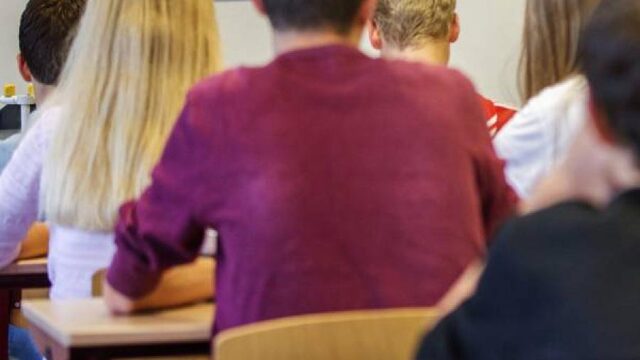 Meisjes stijgen vaker boven schooladvies uit dan jongens