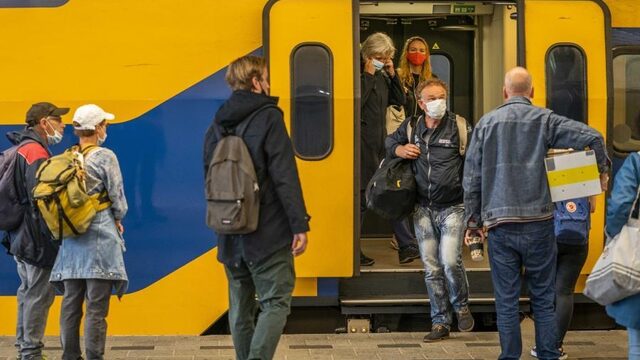 NS: Meld je treinreis van tevoren aan, om drukte te voorkomen