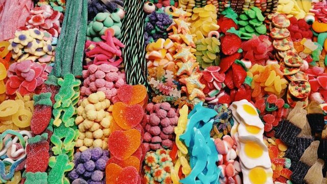 Stand.nl: 'Het nieuwe kabinet moet suiker, vet en zout wettelijk aan banden leggen'