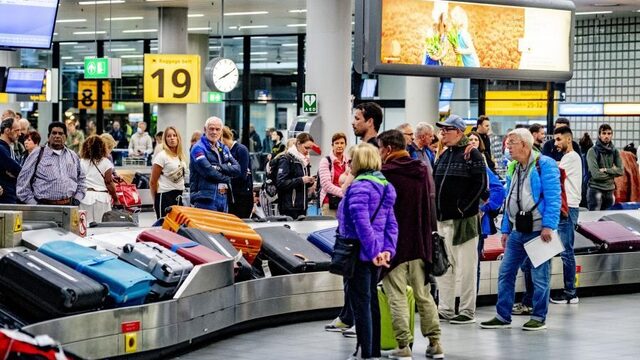 Reis die niet zeker is tóch betalen, en voucher die niet zelfde reis garandeert? 'Pech'